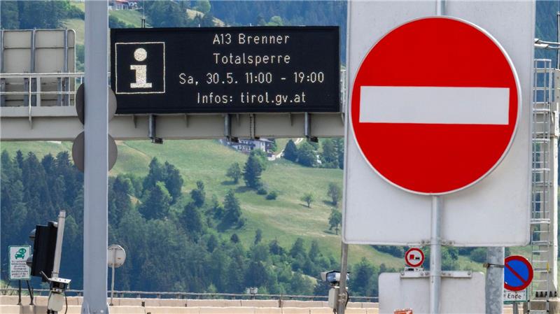 Alpenpass wieder frei - Wo sind die Urlauber? Die Sperre des Brenner-Korridors löste nicht das befürchtete Verkehrschaos aus.