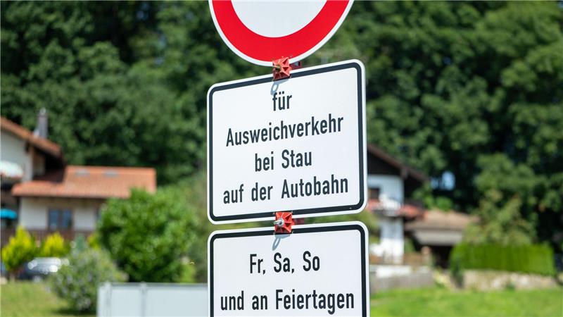 Die Sperrungen gelten von Freitag bis Sonntag und an Feiertagen.