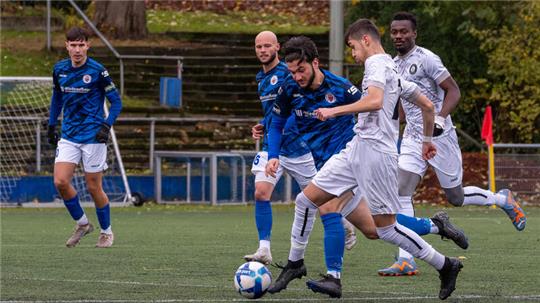 Die Spieler Lucas Pillich und Caner-Kenan Gülsen (2. und 3.v.l.) verlassen den Goslarer SC 08 ebenso wie Patrick Lüer, Joe Hartwig und Malte Kollenrott. 