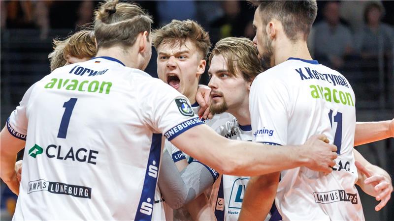 Lüneburg chancenlos in der Champions League Die Spieler der SVG Lüneburg stehen im Viertelfinale der Champions League.