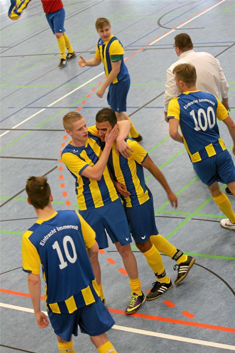 Die Spieler des Eintracht Immervoll können jubeln, sie haben gerade gegen La Bestia gewonnen.