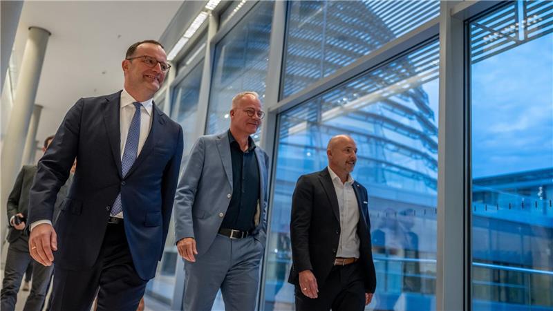 Koalition atmet auf – Wahl der Verfassungsrichter geglückt Die Spitzen der Koalitionsfraktionen sind erleichtert über gelungene Richterwahl.
