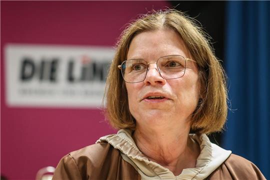Die Spitzenkandidatin für die Bürgerschaftswahl und Wirtschaftssenatorin Kristina Vogt spricht.