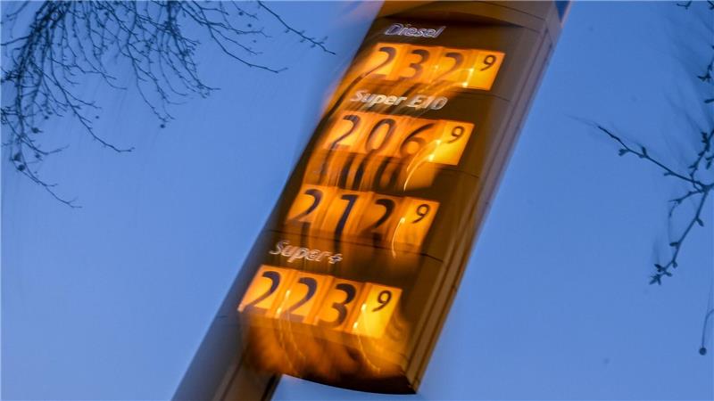 Die Spritpreise bleiben in Bewegung. (Symbolbild)