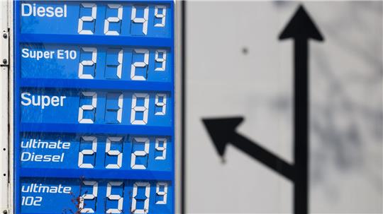 Die Spritpreise sind nach oben geschnellt.