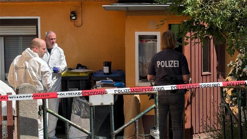 Die Spurensicherung ist im Einsatz. Es geht um den Verdacht eines Tötungsdeliktes.
