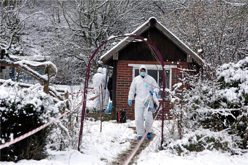 Die Spurensuche auf dem Gelände der Kleingartenanlage in Seesen, auf dem am Montag eine Leiche entdeckt wurde, ist beendet.  Foto: Neuendorf
