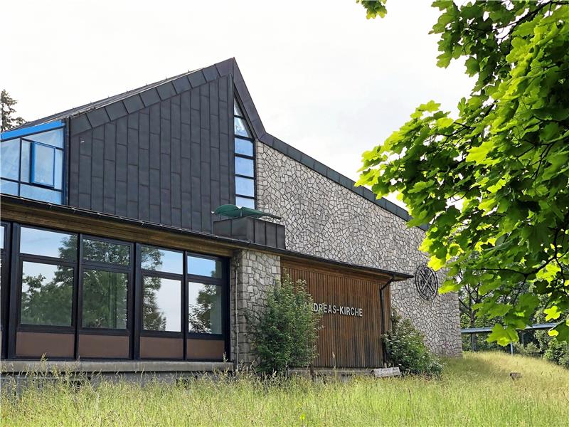 Die St.-Andreas-Kirche oberhalb des Bergwerksmuseums Grube Samson steht seit mehr als zwei Jahren leer. Die Braunlage-Tourismus-Gesellschaft hatte das ehemalige Gotteshaus gekauft, um es touristisch zu nutzen. Archivfoto: Eggers