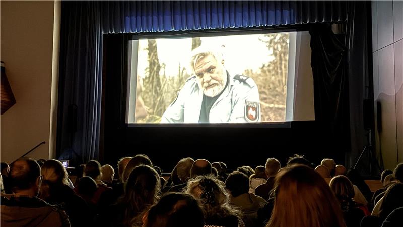 Die St. Andreasberger freuen sich, ihren liebsten Dorfsheriff Frank Koops auf der Leinwand im Kurhaus zu sehen. 