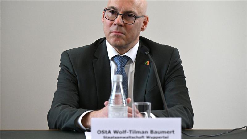 Die Staatsanwaltschaft Wuppertal ermittelt gegen einen Firmenmitarbeiter, der elf Millionen Euro Schmiergeld kassiert haben soll. (Archivbild)