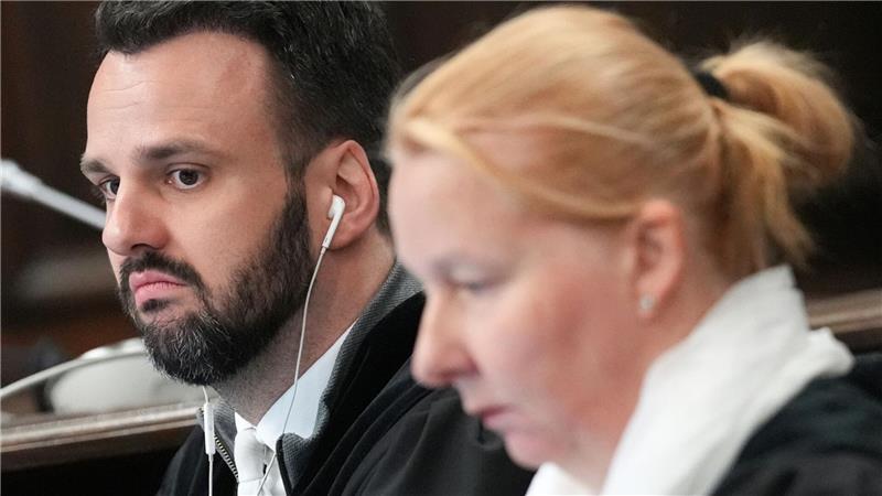 Die Staatsanwaltschaft ist von der Schuld der insgesamt sieben Angeklagten überzeugt.