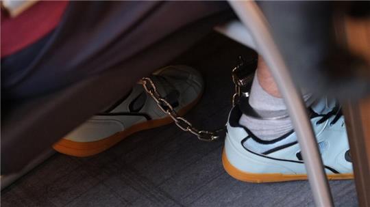Die Staatsanwaltschaft wirft dem Vater Mord durch Unterlassen und gefährliche Körperverletzung vor. 