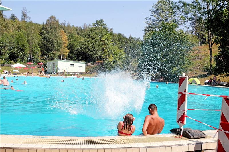 Landrat rät dazu, das Hohegeißer Freibad aufzuwerten Die Stadt Braunlage sollte nach Ansicht von Landrat Dr. Alexander Saipa der Waldschwimmbad in Hohegeiß aufwerten. Das hat er jetzt beim Neujahrsempfang der Kirchengemeinde gefordert. Archivfoto: Eggers