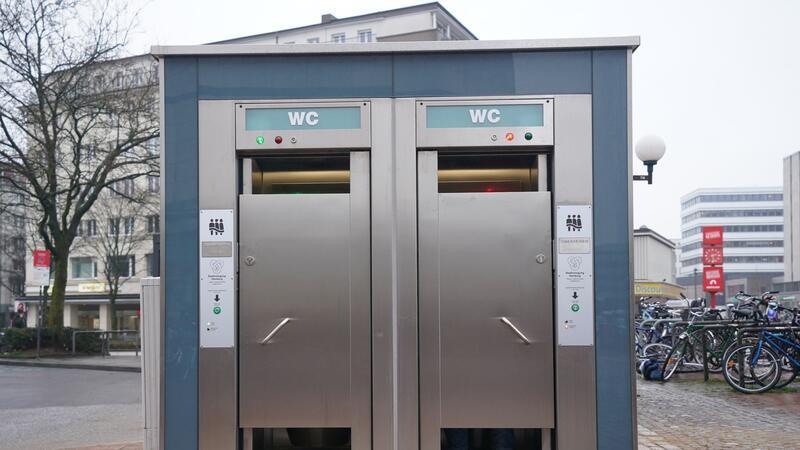 Nicht unbedingt ein Sehnsuchtsort: öffentliche Toiletten Die Stadt Hamburg fördert den Betrieb von 137 öffentlichen Toiletten in Regie der Stadtreinigung jährlich mit mehreren Millionen Euro.