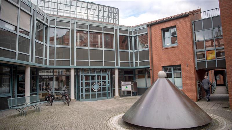 Die Stadt Stade bietet einen 24-stündigen Bürgerservice an. (Archivbild)