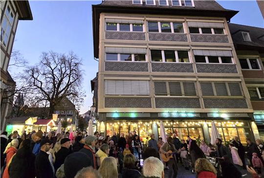 Die Stadt ist beim verkaufsoffenen Sonntag rappelvoll.