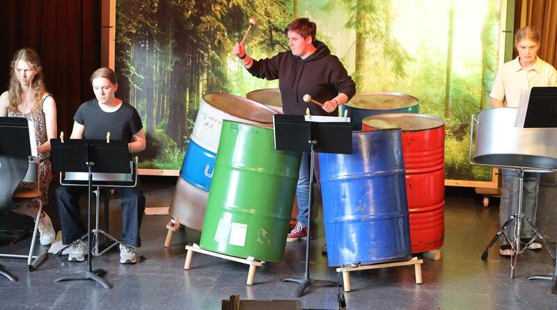 Die Steeldrummer haben ordentlich Wumms, meistern aber auch die leisen Töne.