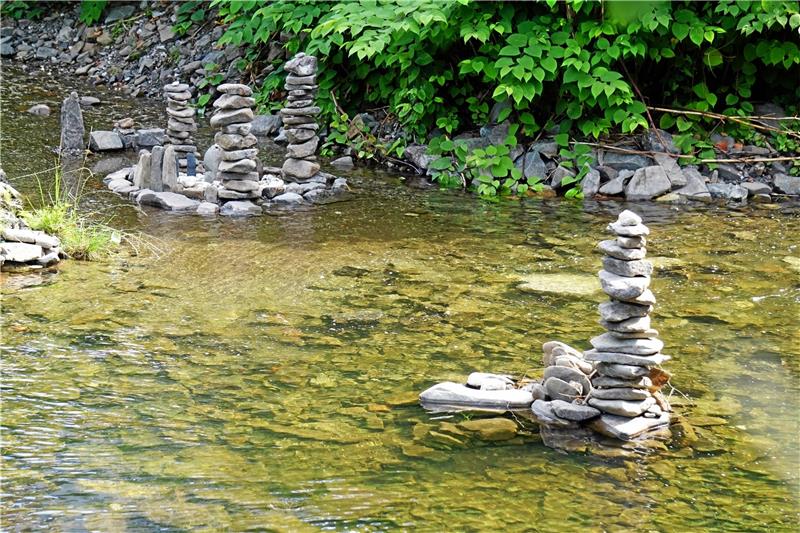 Die Steinmännchen im Bachbett der Innerste und ihre tiefere Bedeutung