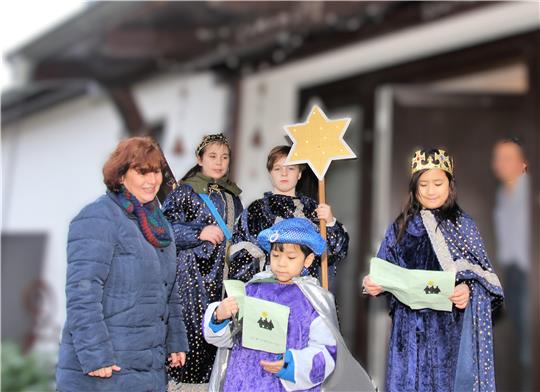 Die Sternsinger gehen wieder von Haus zu Haus.