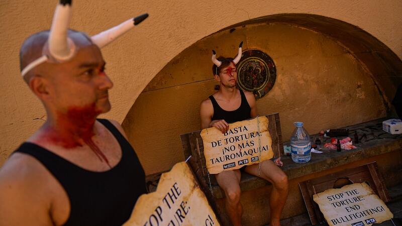 Die Stierhatz von Pamplona ist zunehmend umstritten.