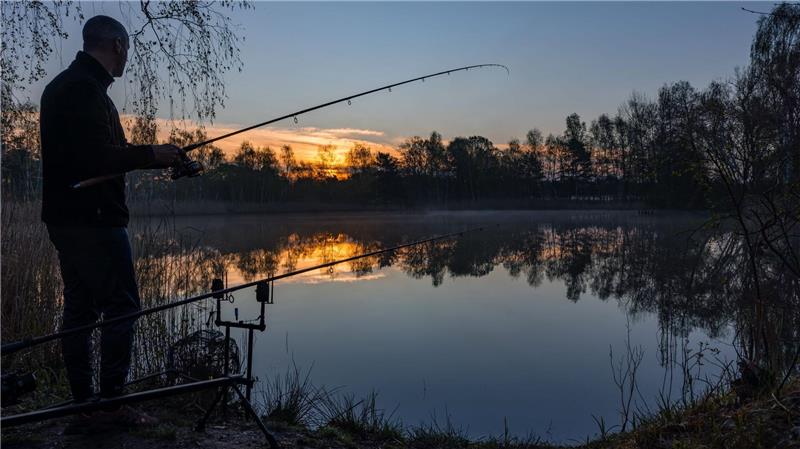 „Anglerkönigin“ nach Wels-Fang: Habe Morddrohung erhalten Die Stimmung bei den Anglern in Brandenburg ist getrübt: Die „Anglerkönigin 2024“ wird nach einem besonders großen Fang ausgezeichnet, aber mit Hassnachrichten im Netz konfrontiert. (Symbolbild)