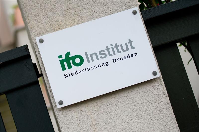 Ifo: Stimmung in ostdeutscher Wirtschaft verschlechtert Die Stimmung in ostdeutschen Betrieben könnte laut Ifo-Institut besser sein.