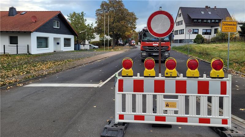 B4-Baustelle bei Bad Harzburg: Sperrung noch einmal verlängert Die Straße Herbrink ist in einem Teilbereich ab dem Abzweig zur L 501 laut Ordnungsamt noch bis Ende der Woche gesperrt. Auch hier wird die Fahrbahn erneuert.