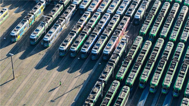 Die Straßenbahnen blieben wie schon Montag in ihren Depots.