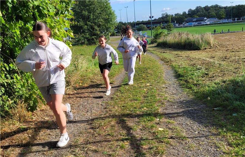 Die Strecke des Spendenlaufs ist 1,7 Kilometer lang und führt einmal weitläufig um den Fußballplatz der TSG.