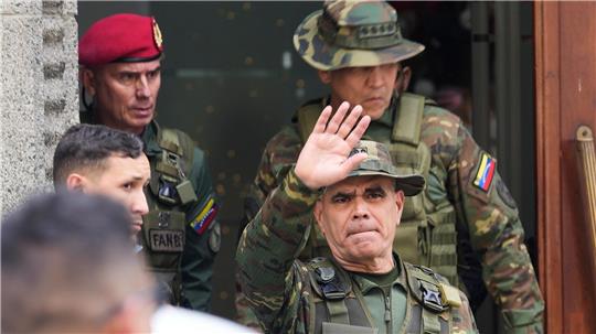Die Streitkräfte stärken Vizepräsidentin Rodríguez den Rücken. 