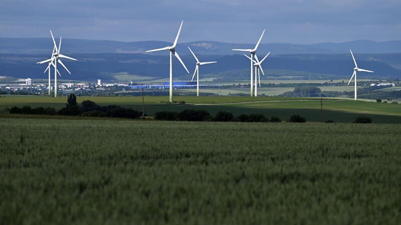 Rekord: 58 Prozent des Stroms aus erneuerbaren Energien Die Stromerzeugung aus erneuerbaren Energien hat einen Rekord erreicht.