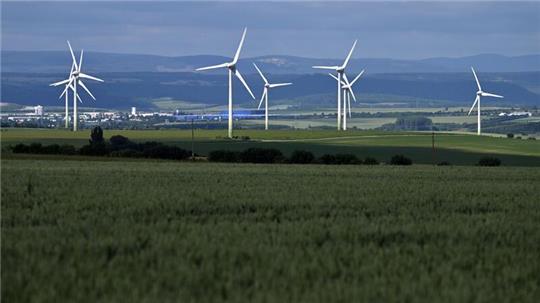 Die Stromerzeugung aus erneuerbaren Energien hat einen Rekord erreicht.