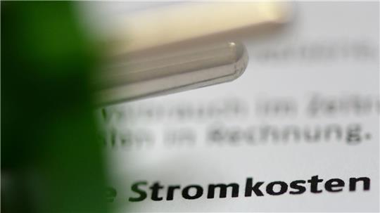 Die Stromkosten für Verbraucher sind zuletzt gesunken (Archivbild)