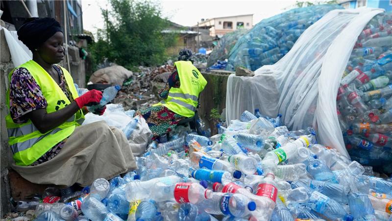 Die Studie kontriert sich auf die negativen Gesundheitsbelastungen im Zuge des Plastik-Lebenszyklus - es gibt aber auch positive Aspekte. (Archivbild)