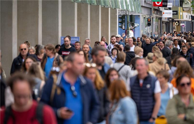 Die Studie zeigt auch: Für 40 Prozent ist der eigene soziale Status durch Klimapolitik und Nachhaltigkeitspolitik bedroht.