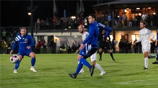 Die TSG Bad Harzburg und der Goslarer SC 08, hier im direkten Duell im Sportpark, gehören im Jahr 2024 zur Spitzengruppe der Fußball-Bezirksliga 3.