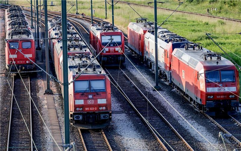 Bahn-Tarifstreit: Streik oder Schlichtung? Die Tarifverhandlungen zwischen der EVG und der Bahn sind gescheitert.