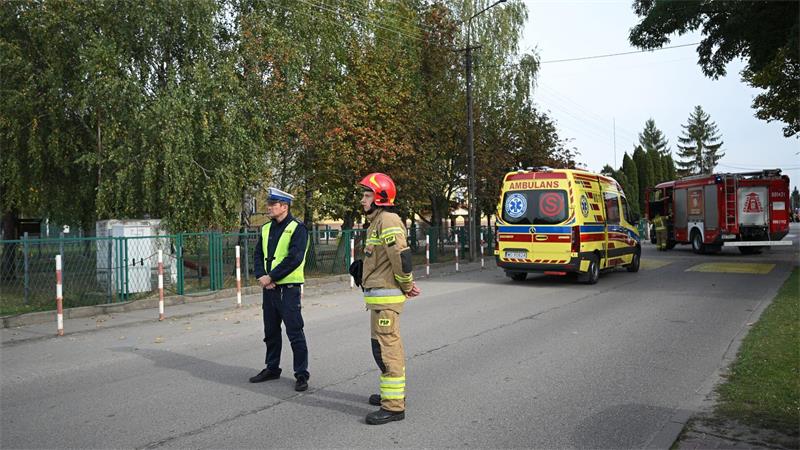 Eine Tote bei Angriff in Schule in Polen Die Tat ereignete sich in Leszczydol-Nowiny etwa 70 Kilometer nordöstlich von Warschau.