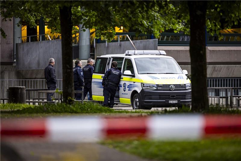 Stichwaffen-Angriff in der Schweiz: Mann psychisch auffällig Die Tat passierte in Zofingen im Kanton Aargau, rund 50 Kilometer südöstlich von Basel.