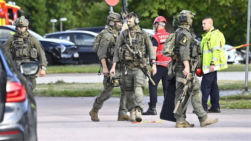 Schweden unter Schock: 17-Jährige stirbt bei Schwertangriff Die Tat versetzte die kleine Stadt in einen Schockzustand.