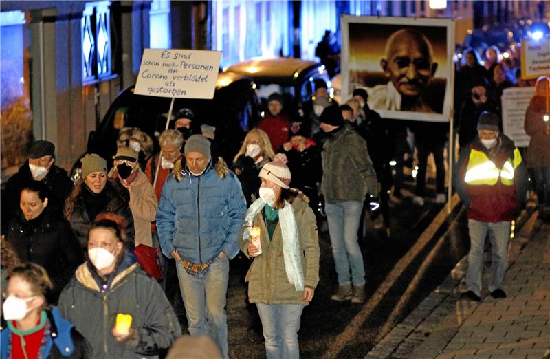 Die Teilnehmer einer früheren Montagsdemo in Goslar. Archivfoto: Epping