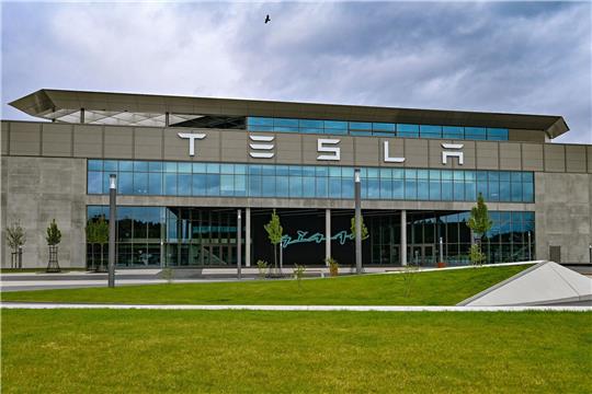 Die Tesla-Autofabrik in Grünheide bei Berlin.