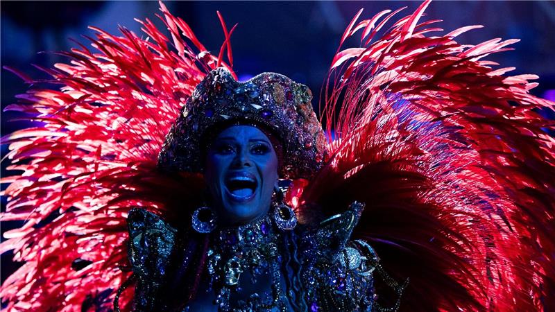 Die Top-Schulen begeisterten die Zuschauer mit funkelnden Kostümen und mitreißenden Trommelschlägen.