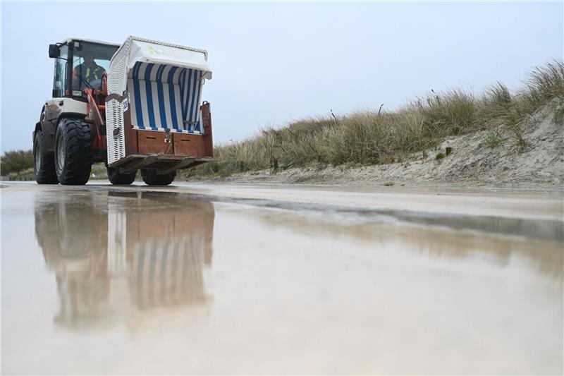 Nordseeküste putzt sich für Saison raus Die Tourismusbetriebe an der niedersächsischen Nordseeküste und auf den Ostfriesischen Inseln bereiten sich auf die neue Urlaubssaison vor.
