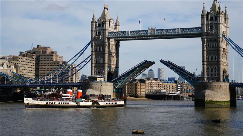 Fergie korrigiert „London Bridge“-Fehler nach fast 20 Jahren Die Tower Bridge in London wird manchmal fälschlich als London Bridge bezeichnet. Auch Sängerin Fergie trug mit ihrem Musikvideo zum Missverständnis bei.