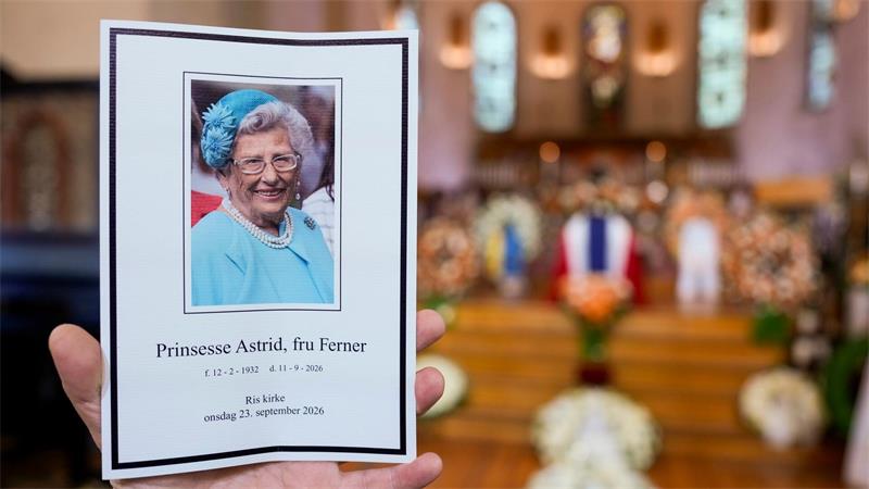 Die Trauerfeier für die ältere Schwester von König Harald V. fand in ihrer lokalen Kirche statt. 