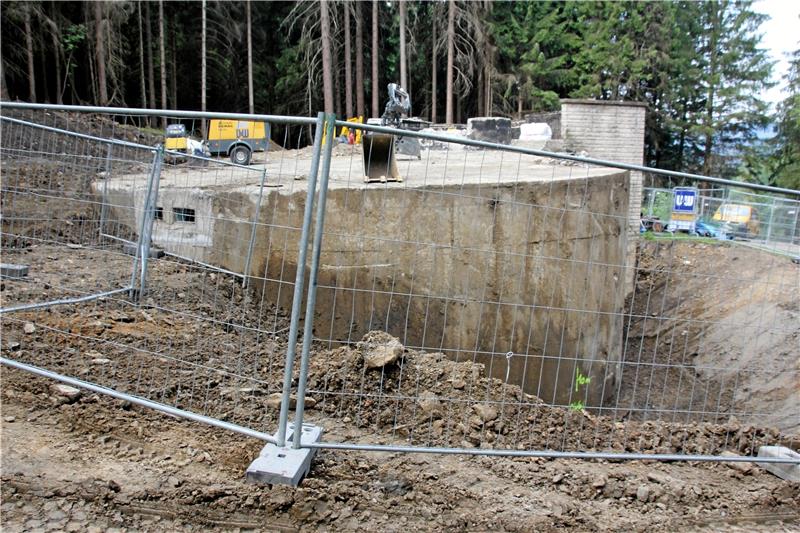 Die Trinkwasserbehälter haben ein Fassungsvermögen von 500 Kubikmeter.