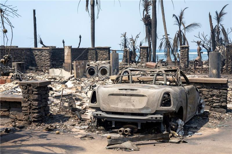 Bereits 55 Tote nach Bränden auf Hawaii Die Trümmer des Waldbrandes sind in Lahaina, Hawaii, zu sehen.
