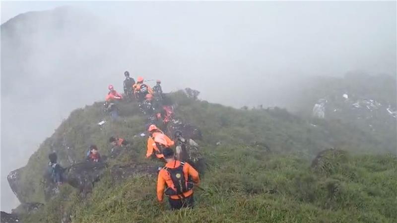 Die Trümmer liegen in steilem, bewaldetem und schwer zugänglichem Berggelände.