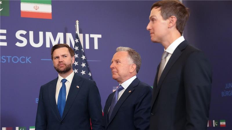 Die US-Delegation führt Vizepräsident JD Vance (l) an.